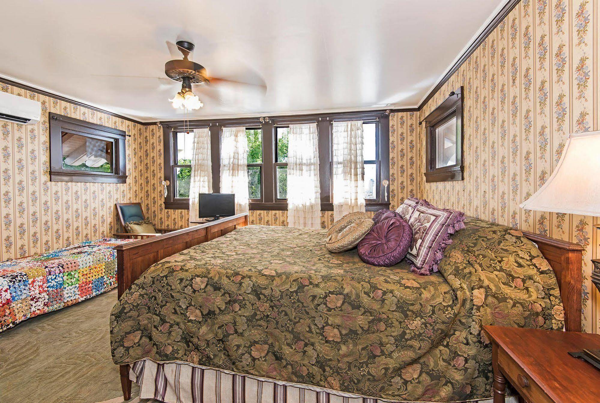Manoa Valley Inn Honolulu Ngoại thất bức ảnh