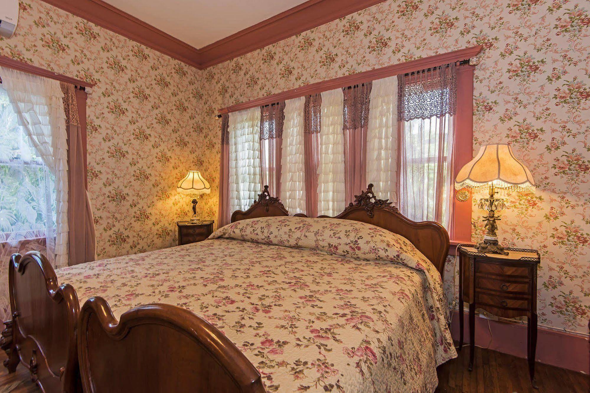 Manoa Valley Inn Honolulu Ngoại thất bức ảnh